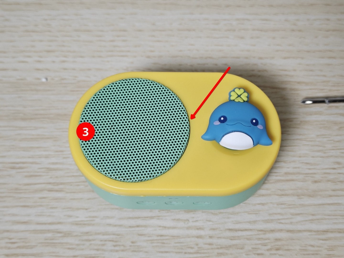 豚小蒙熏听机正面螺丝